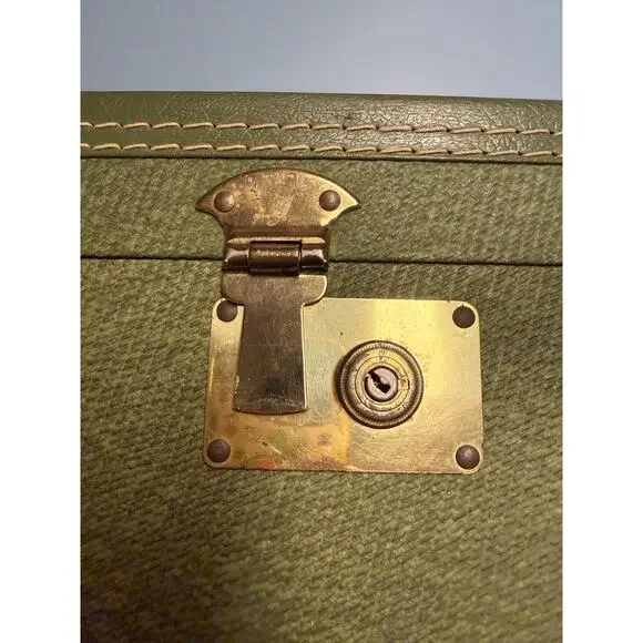 VTG Towncraft Hardshell Train/Travel Makeup Case (NO KEY) 13"X8" - Picture 9 of 16